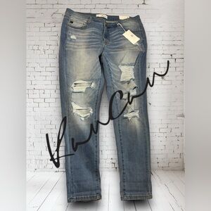 NWT KanCan SZ XL jeans. Mid-rise Skinny ankle. Distressed destroyed stretch jean
